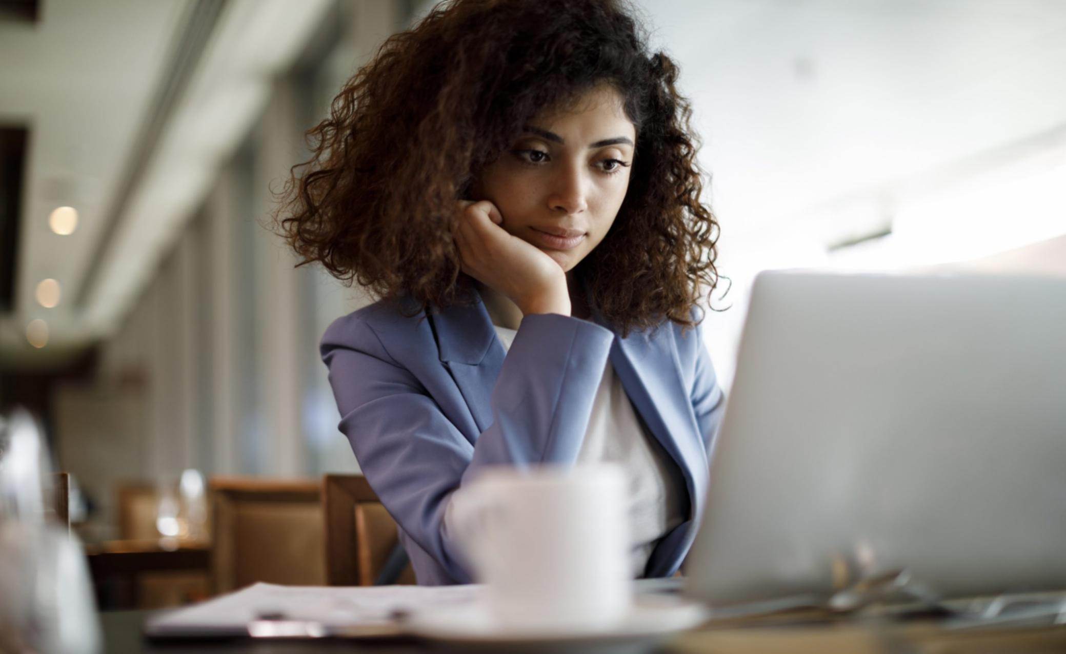 Teilnehmende bei einer kollaborativen Übung im Workshop